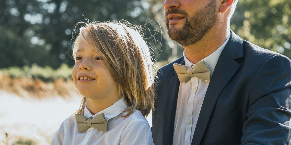 Nœud papillon en lin : comment le porter pour un look homme élégant en été ? Billede