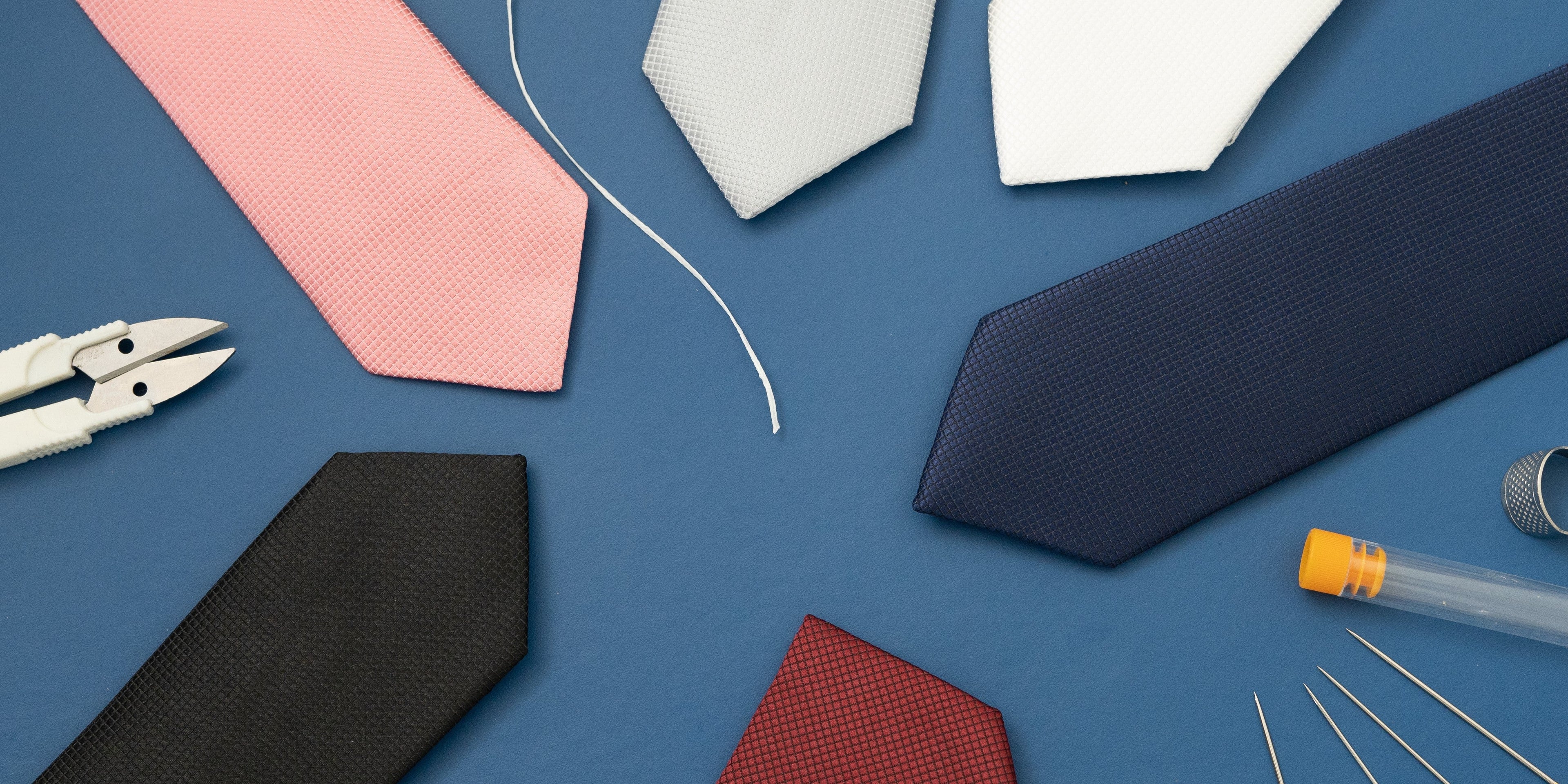 La Tendance Cravates Slim : Comment Adopter un Look Contemporain Billede