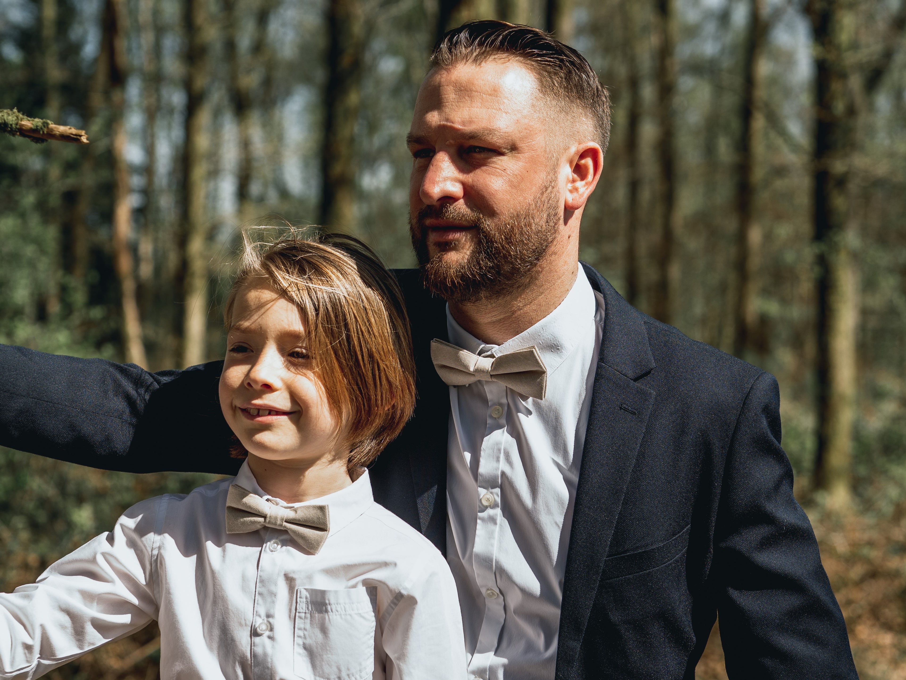Nœud Papillon Père & Fils : Créez un Duo Stylé et Complice 👔 Billede